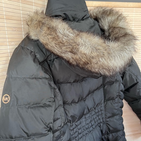 Michael Kors Army Green Puffer Coat with Fur Trim - Picture 9 of 9
